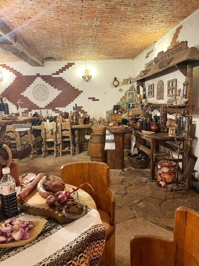 Отель Casa Baciu Фунду Молдовей Экстерьер фото