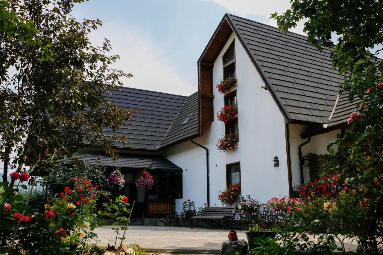 Отель Casa Baciu Фунду Молдовей Экстерьер фото